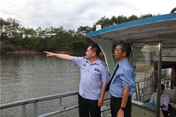 泰宁县人民检察院对县主要河湖进行实地巡查