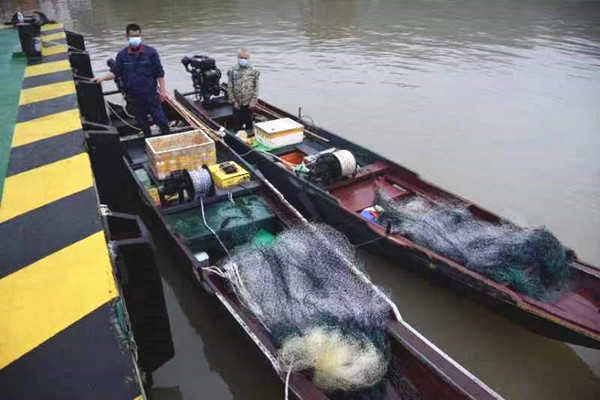 福州海警局海陆联动 连续查获两起涉嫌非法捕捞水产品案
